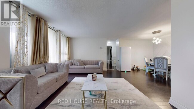 Building Photo - 50-450 Mississauga Vly Blvd