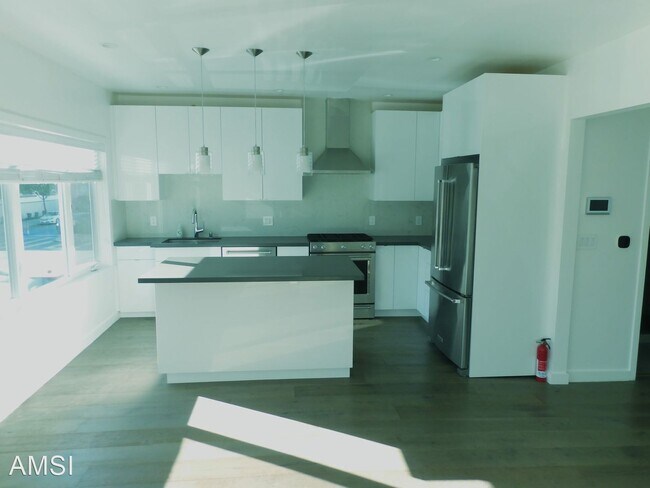 Foto del edificio - 4 br, 2 bath House - 3096 Cesar Chavez