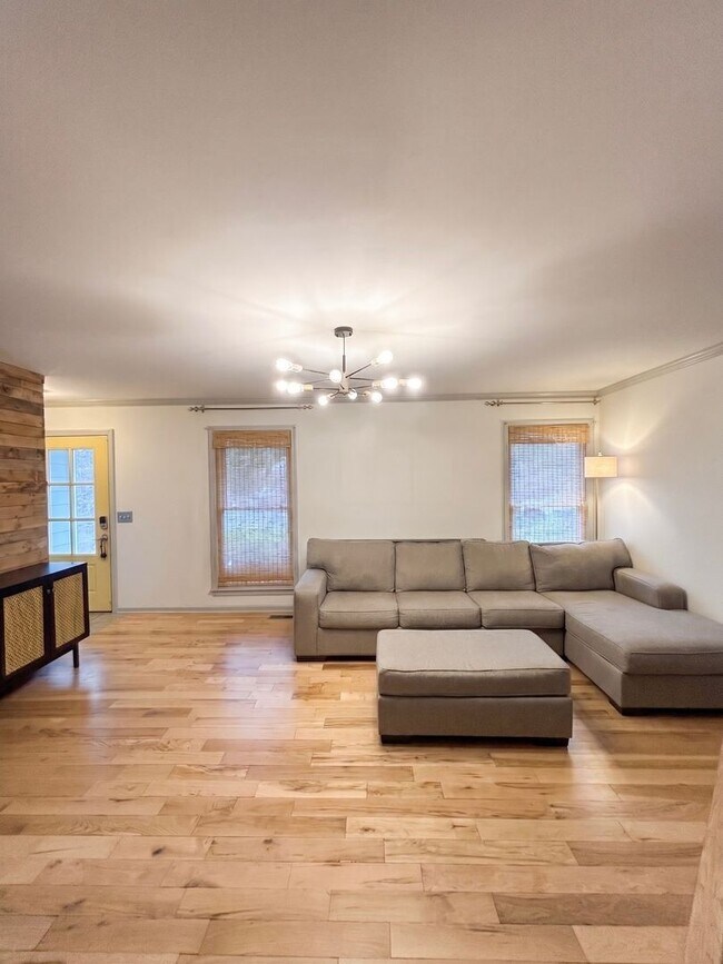 Foto del edificio - Renovated 3 Bedroom Home in Ashland City!