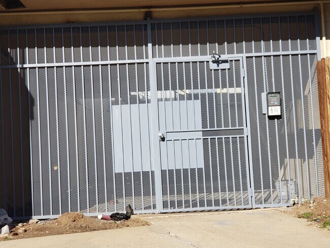 Building Photo - 811 Cory Dr