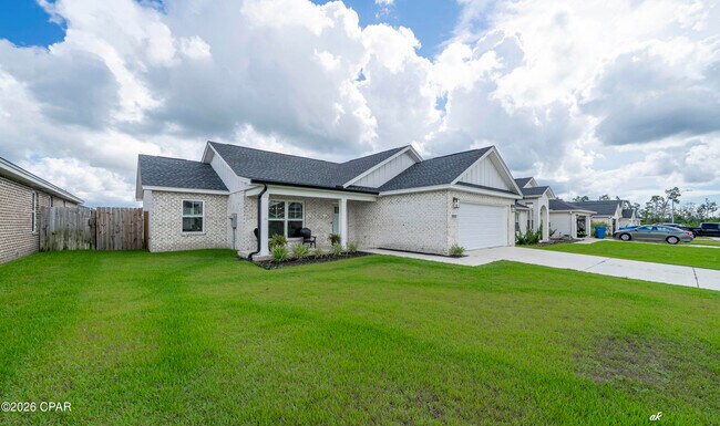 Foto del edificio - 3800 Redbud Wy