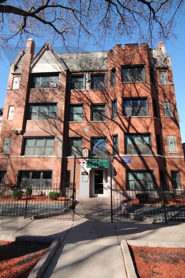 Building Photo - 4616 N Paulina St
