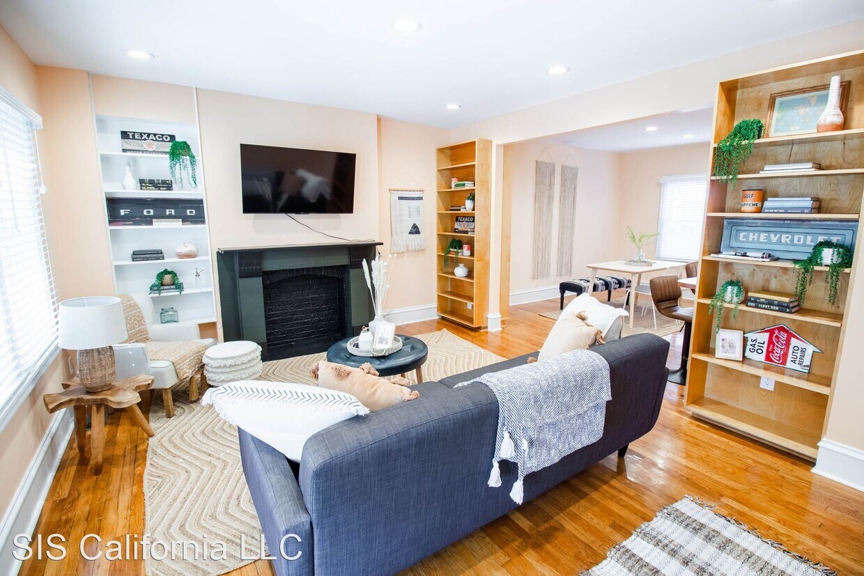 Primary Photo - 2 br, 1 bath House - 95 E First Ave Apt#5