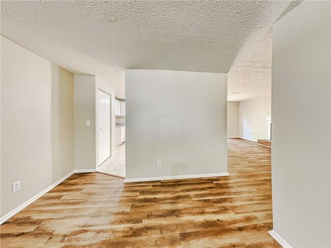 Foto del edificio - 5173 Scarbrough Ln