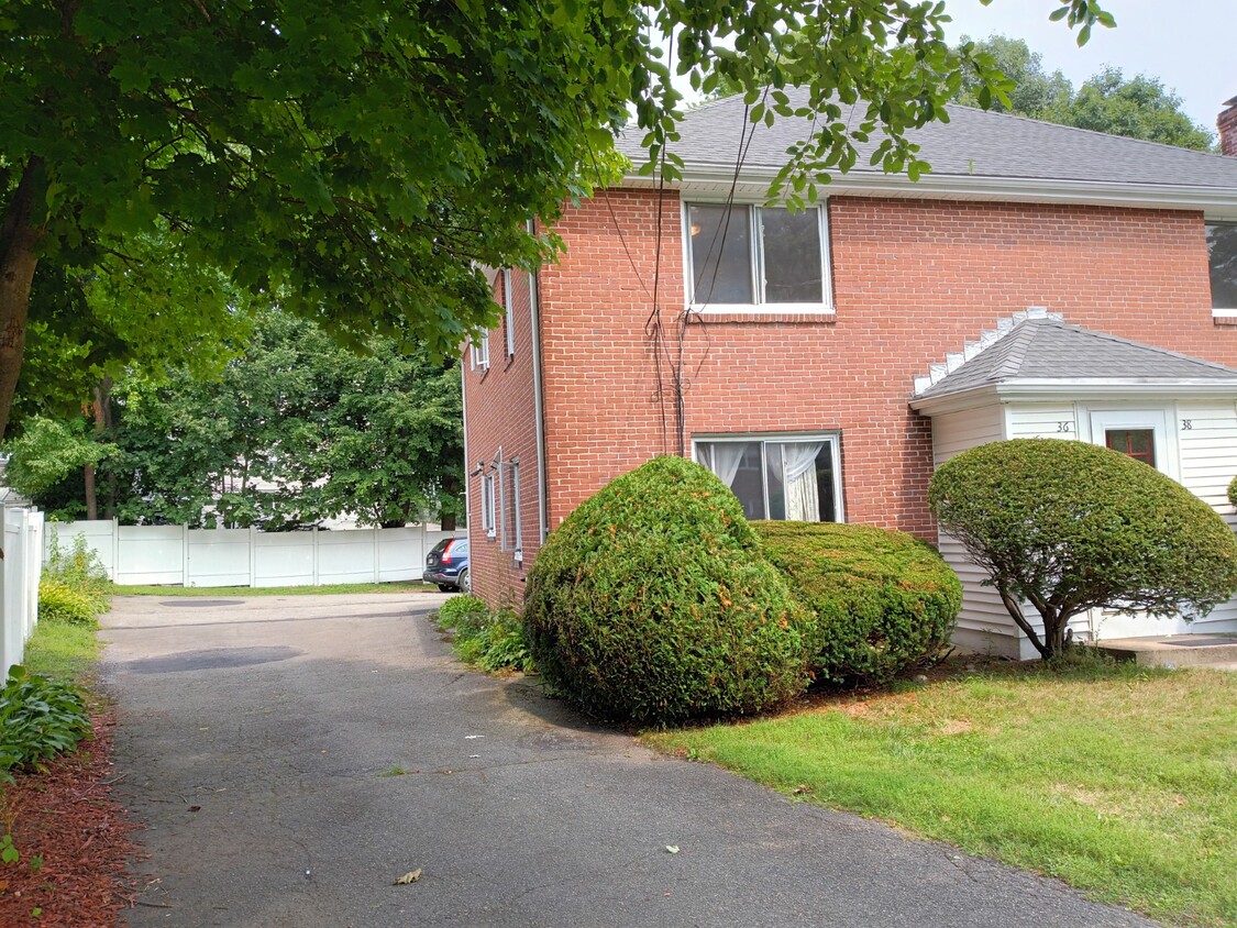 Primary Photo - 36 Westchester Rd