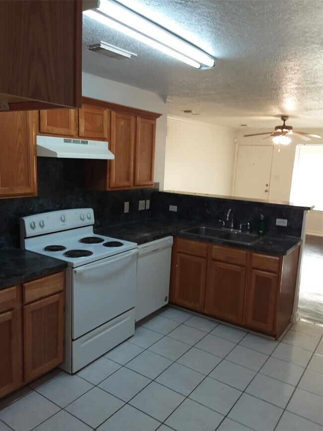 Building Photo - 11827 Cape Hyannis Dr