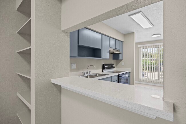 Foto del edificio - 9616 Long Point Rd