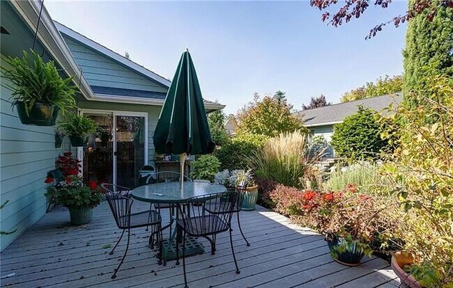 Building Photo - 2825 - 2827 Nevada St. Bellingham, WA 98226