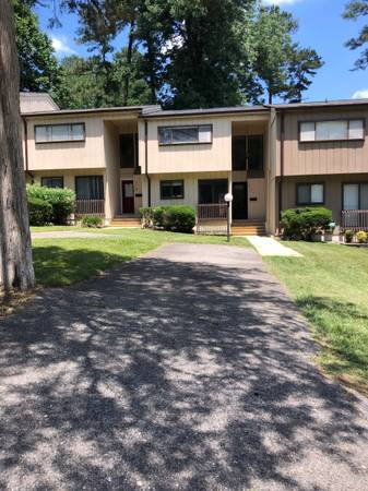 Primary Photo - 721 E Millbrook Rd