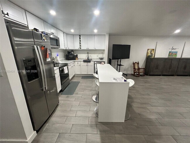 Building Photo - 14830 Naranja Lakes Blvd