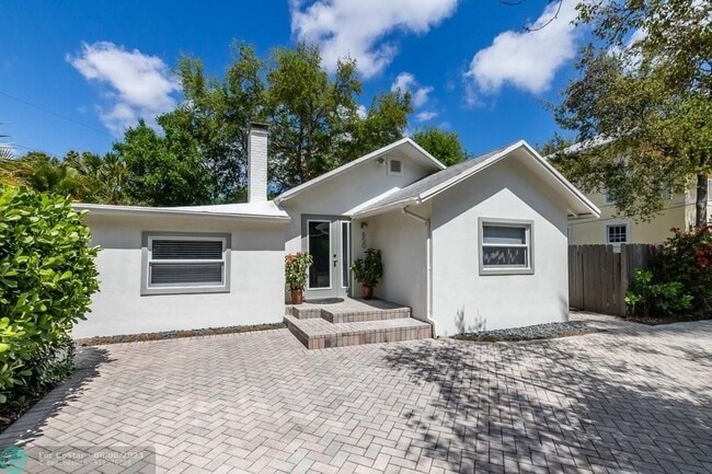 Building Photo - 650 Coconut Dr