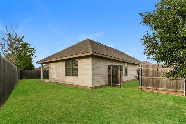 Building Photo - 8312 Runner Oak Ln
