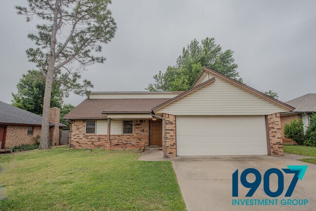 Photo - 1200 N Patterson Dr House