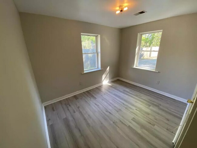 Building Photo - 1045 Seaside Ln