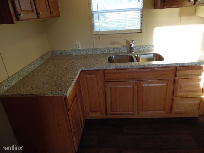 Building Photo - 3 br, 2 bath Mobile Home - 111 Spur