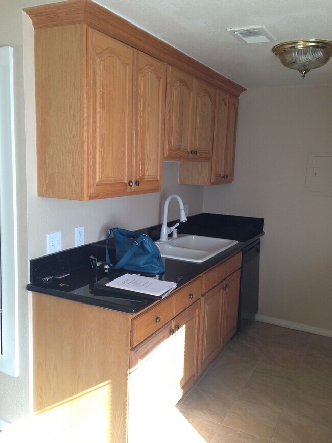 Foto del edificio - 12835 10th St