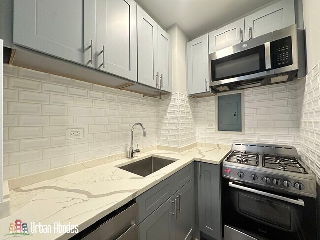 Foto del edificio - 535 W Belmont Ave