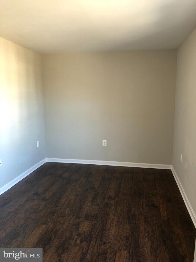 501 Garrison Woods Dr Unit 304, Stafford, VA 22556 Condo for Rent in