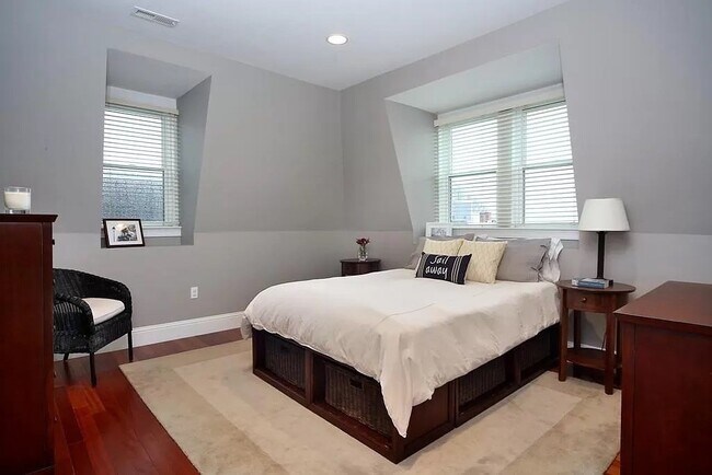 Foto del edificio - 770 E 4th St