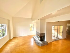 Building Photo - 325 Pacific Oaks Rd