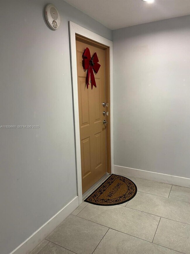 Foto del edificio - 3410 Coral Wy