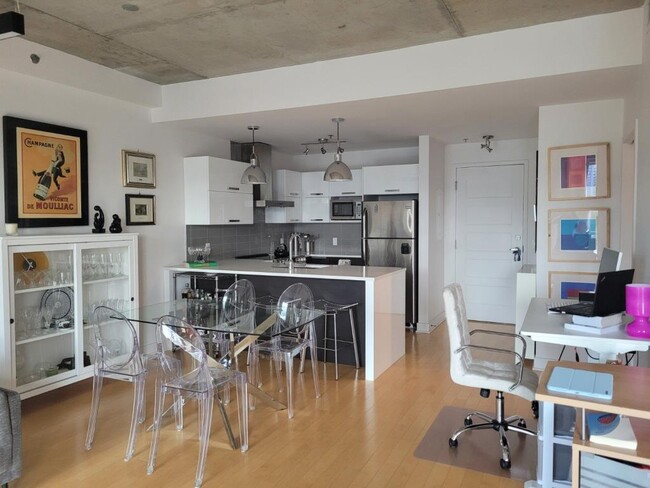 Photo du bâtiment - 377 Rue Des Seigneurs