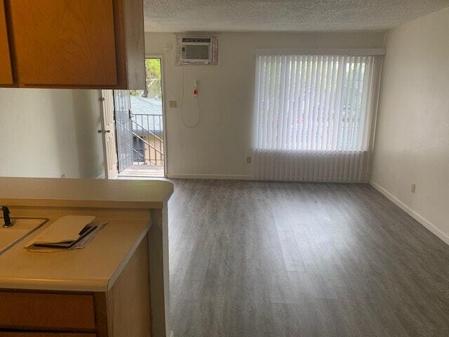 Foto del edificio - 611 North Edison Street, Unit 3
