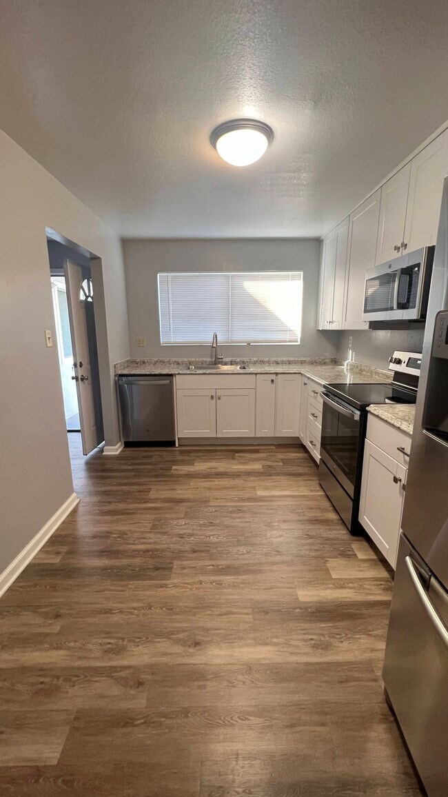 Building Photo - 2125 Banyan Way