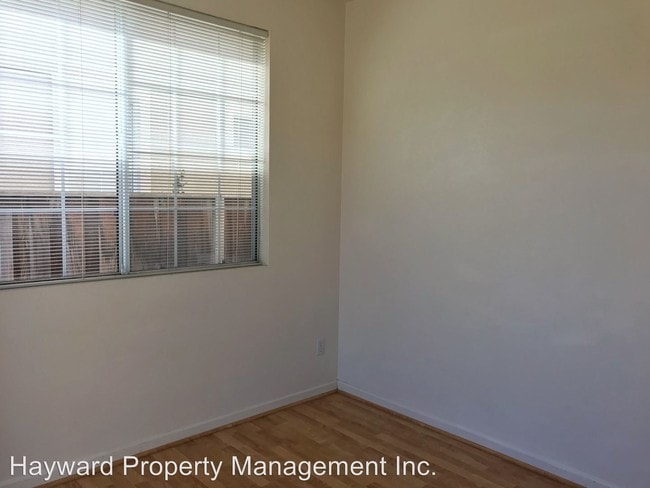 Building Photo - 284 Bridgehead Ln