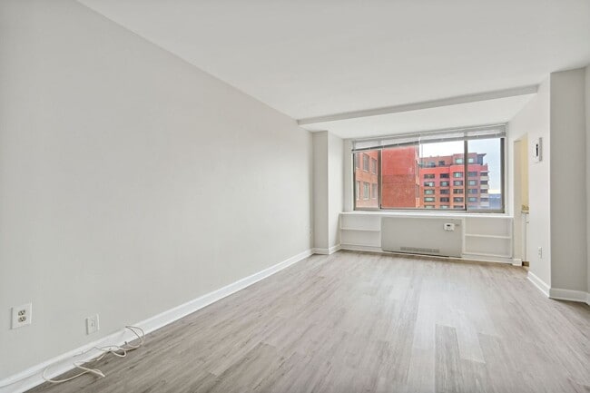 Spacious & Bright Studio at River Place West - Spacious & Bright Studio at River Place West House