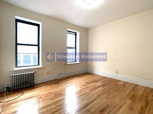 Building Photo - 555 W 156th St