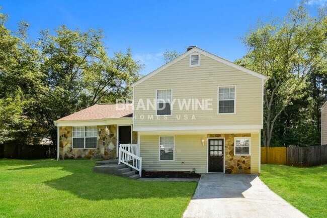 Building Photo - MOVE IN BY AUG 14TH AND RECEIVE HALF OFF S...