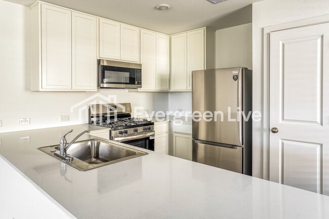 Foto del edificio - 737 Magnolia Creek Dr