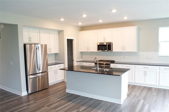 Building Photo - 952 Garrison Dr