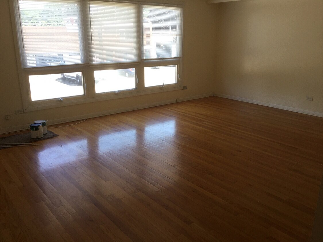 Foto principal - 9013 W Grand Ave.