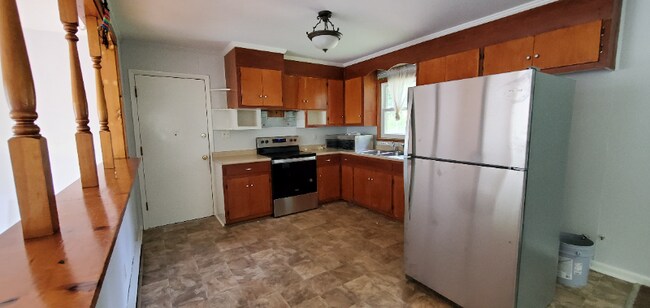 Building Photo - 100 Caldwell Dr