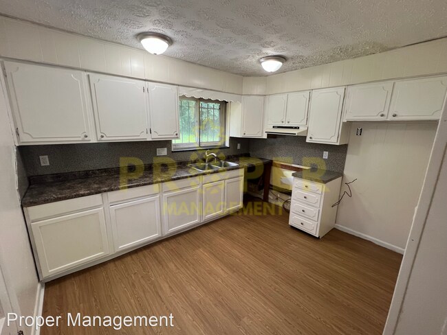 Building Photo - 3 br, 1 bath House - 2126 Piccadilly Ave