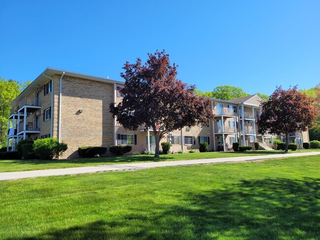 Building Photo - 377 Huse Rd