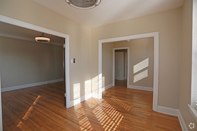 2BR, 1BA - Pearl - Belmont Buckingham