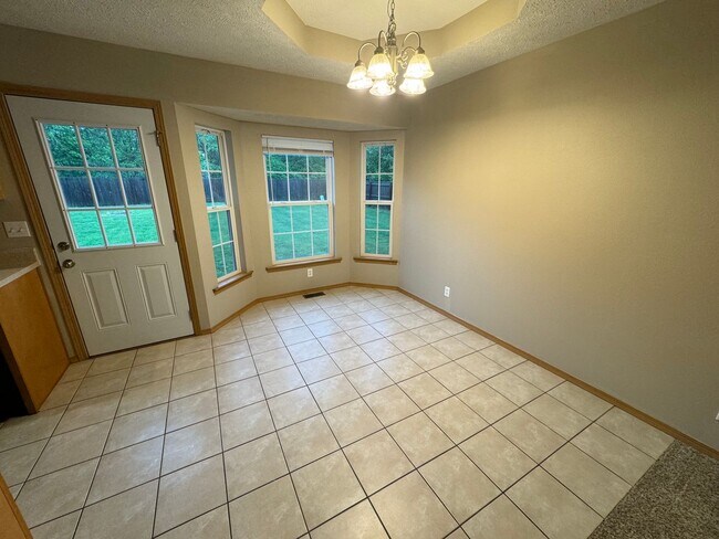 Building Photo - 3 Bedroom 2 Bathroom home in Willard Schoo...