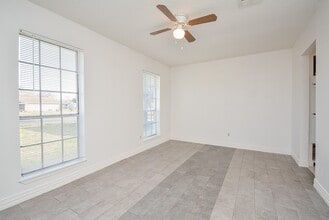 Building Photo - 4906 E Orem Dr