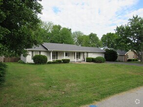 Building Photo - 5116 S Sycamore Ave