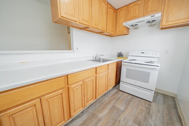 Foto del edificio - 1467 Russell St