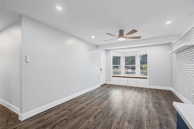 Building Photo - 1314 Yorkshire Dr