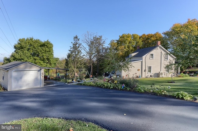 Foto del edificio - 261 Rexmont Rd