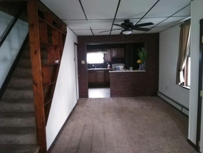 Building Photo - 2 Bedroom 1 Bath