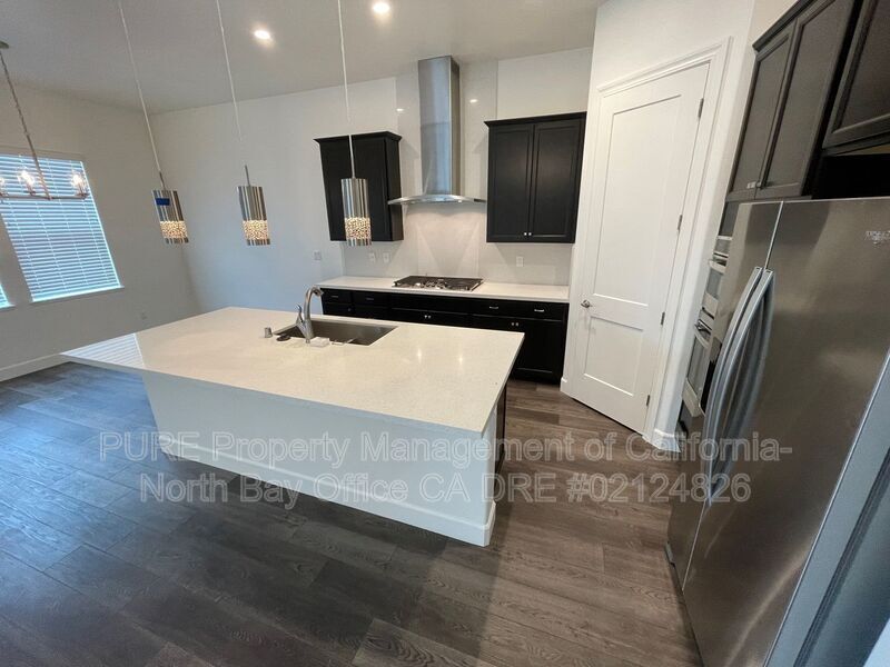 Foto principal - 1165 Mark West Springs Rd
