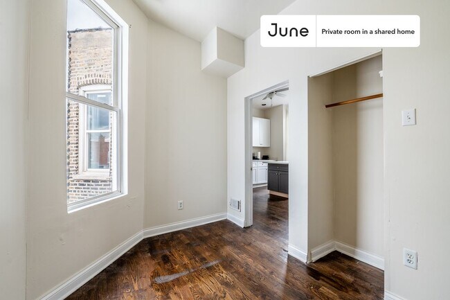 Foto del edificio - Room in Shared 3 bed/1 bath home