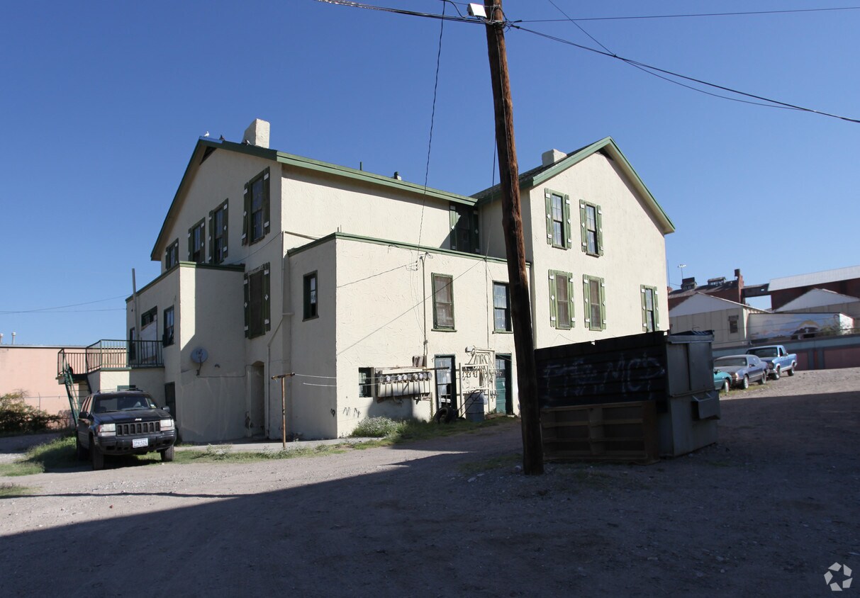 Building Photo - 1844 W Paisano Dr