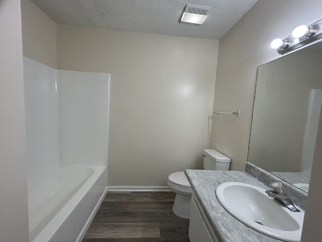 Building Photo - Condo for Rent